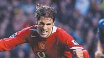 <b>PARTIDO CALIENTE. </b>Van Nistelrooy celebró su gol contra el Arsenal como si se tratara de una final.