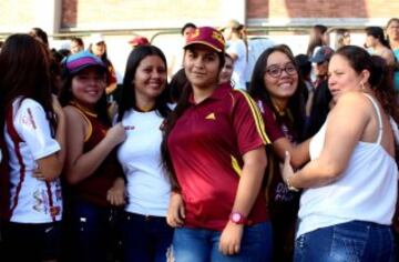 La hinchada del Tolima acompañando a su equipo en la final del FPC