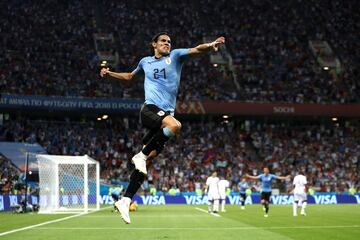 Edison Cavani durante la celebración de uno de los goles anotados por el propio delantero uruguayo a Portugal en la Copa del Mundo de 2018. 