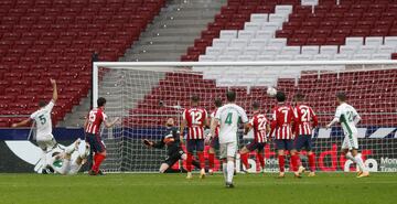 ¡Recorta diferencias el Elche, que le vuelve a poner algo de incógnita al partido! con un gol de Lucas Boyé