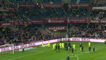 El Betis dio la cara ante su afición después de la derrota