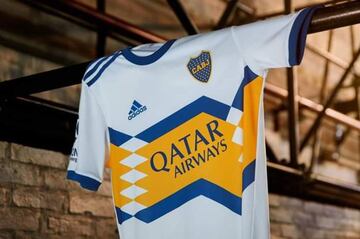 After 23 years with Nike, Boca Juniors unveil new Adidas kit