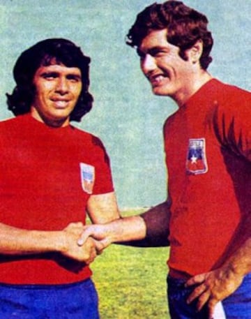 Elías Figueroa y Alberto Quintano hicieron dupla defensiva en la selección chilena durante la década del 70'. Destacan su participación en el Mundial de Alemania 1974, y el subcampeonato de América en 1979.