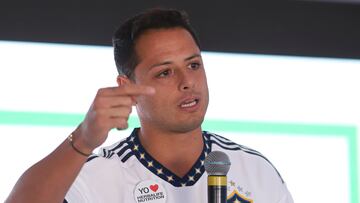 Chicharito destaca las oportunidades a jóvenes latinos en USA