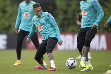 La Selección de Brasil realizó su primer entrenamientos en el estadio Metropolitano de Techo en Bogotá antes de viajar a Venezuela.