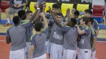 El Madrid hace piña en el centro del campo.