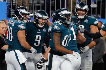 Las imágenes del primer anillo de Super Bowl de los Eagles