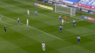 El chascarro que le dio un nuevo triunfo al Leeds de Bielsa