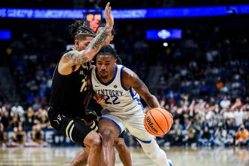 Cason Wallace (Kentucky) ante los Vanderbilt Commodores.