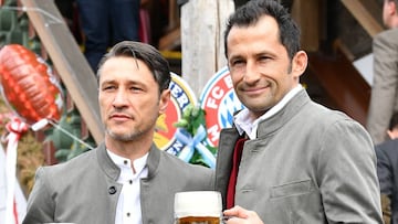 A pesar de la crisis, el Bayern mantuvo su tradici&oacute;n de celebrar la Oktoberfest. Al lado de su director deportivo, Hasan Salihamidzic, el t&eacute;cnico Niko Kovac.