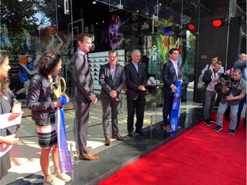 Así es la primera tienda oficial de la NBA en México