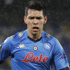 'Chucky' Lozano salió lesionado en la derrota del Napoli