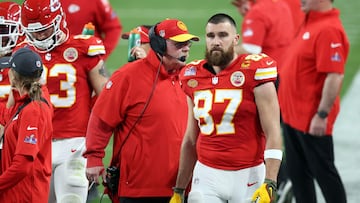 LAS VEGAS, NEVADA - FEBRUARY 11: Travis Kelce #87 and Head coach Andy Reid of the Kansas City Chiefs look on in the second quarter against the San Francisco 49ers during Super Bowl LVIII at Allegiant Stadium on February 11, 2024 in Las Vegas, Nevada.   Steph Chambers/Getty Images/AFP (Photo by Steph Chambers / GETTY IMAGES NORTH AMERICA / Getty Images via AFP)