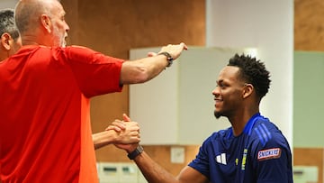 Stefano Pioli defiende a Jhon Durán