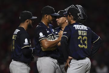 Los Diablos Rojos derrotaron 13-11 a los Tigres de Quinta Roo para clasificar a la final de la Zona Sur en la LMB. La afición vibró con la victoria de los locales.