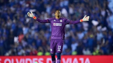 Kevin Mier of Cruz Azul during the Quarterfinals second leg match between Cruz Azul and Pumas UNAM as part of the Torneo Clausura 2024 Liga BBVA MX at Ciudad de los Deportes Stadium on May 12, 2024 in Mexico City, Mexico.