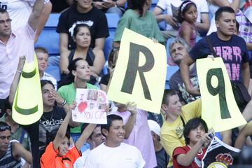 Aficionados en el estadio Santiago Bernabéu.