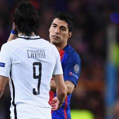 Cavani y Luis Suárez lideran la la lista de Uruguay