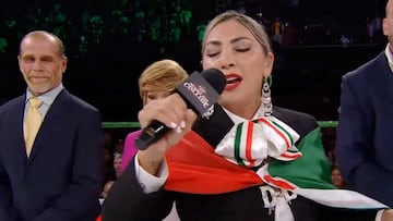 ¡°No se la sabe¡± El terrible error durante el himno nacional de M¨¦xico en WWE Worlds Collide