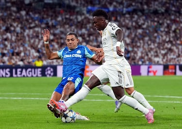 Jugada de Facundo Medina y Vinicius que supuso el penalti  por mano. 