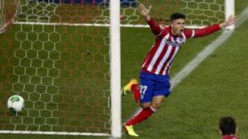 Héctor celebra el gol ante el Sant Andreu.