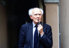 Zygmunt Bauman, filósofo: “La peor pesadilla del ser humano es quedarse solo, aunque no lo reconozca”