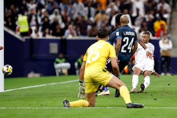 Mbappé marcó así el gol que abrió el marcador.