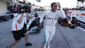 Formula One F1 - Japanese Grand Prix - Suzuka Circuit, Suzuka, Japan - October 7, 2018 Mercedes&#039; Lewis Hamilton celebrates winning the race REUTERS/Issei Kato