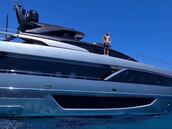 Lo último de Ibrahimovic: ¡mostró su imponente yate!