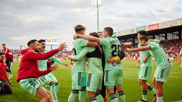 Bryan Zaragoza Martínez del Granada celebra la victoria ante el Mirandés.