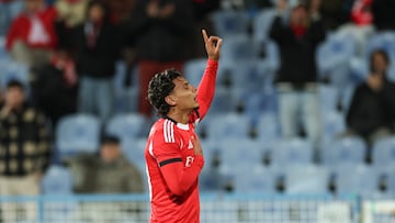 Lisbon (Portugal), 21/11/2025.- Benefica player Richard Rios celebrates after scoring the 0-2 goal during the Portuguese League Cup soccer match between Atletico CP and Benfica at the Restelo stadium, in Lisbon, Portugal, 21 November 2025. (Lisboa) EFE/EPA/MIGUEL A. LOPES