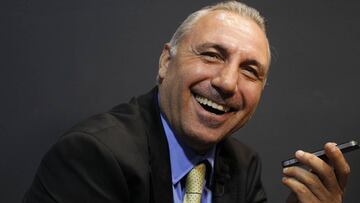 Hristo Stoichkov laughing at Real Madrid