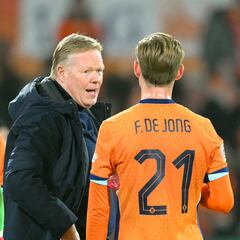 Palos a Koeman en Holanda: “No le gana a las grandes”