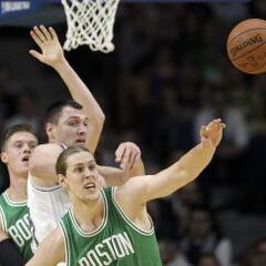 Jonas Maciulis, con un nuevo golpe en el ojo, al vestuario