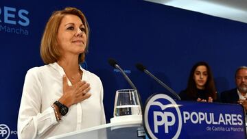 María Dolores de Cospedal y su marido están aislados en su casa