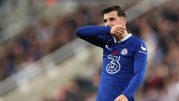 NEWCASTLE UPON TYNE, ENGLAND - NOVEMBER 12: Mason Mount of Chelsea during the Premier League match between Newcastle United and Chelsea FC at St. James Park on November 12, 2022 in Newcastle upon Tyne, United Kingdom. (Photo by Robbie Jay Barratt - AMA/Getty Images)