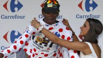 Un hecho insólito. El eritreo Daniel Teklehaimanot vistió ayer por primera vez el jersey de lunares.