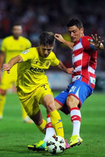 Luciano Vietto y Francisco Medina "Piti" durante el partido de la tercera jornada de Liga en Primera División 