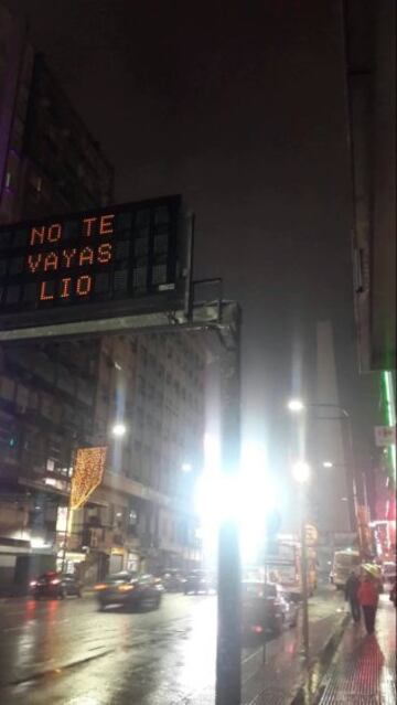 Otra señalizacion vial electronica que pide que Messi no parta