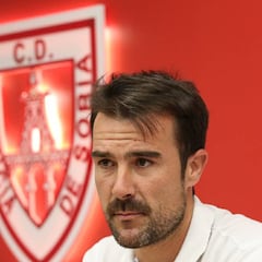 El Numancia pone sus ojos en el lateral Mena del Salamanca CF