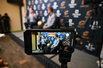 New head coach Kenny Atkinson and president of basketball operations Koby Altman of the Cleveland Cavaliers