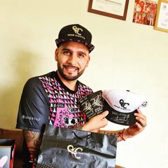 “Le prometí a mi hijo que jugaría”: el duro camino del arquero goleador de Segunda