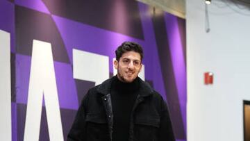 Leandro Bolmaro, base argentino, antes del partido que enfrentó a Utah Jazz con Memphis Grizzlies.