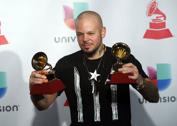 Residente, excantante de Calle 13, se alz¨® tambi¨¦n con dos estatuillas en Las Vegas.
