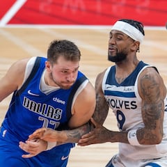 Do NBA stars play in pre-season games?