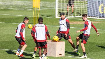 10/04/24 
ENTRENAMIENTO 
CADIZ  MAXI GOMEZ