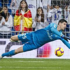 Courtois se hace el héroe