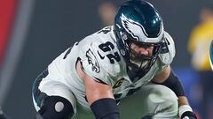 TAMPA, FLORIDA - JANUARY 15: Jason Kelce #62 of the Philadelphia Eagles plays during the NFC Wild Card game against the Tampa Bay Buccaneers at Raymond James Stadium on January 15, 2024 in Tampa, Florida.   Mike Ehrmann/Getty Images/AFP (Photo by Mike Ehrmann / GETTY IMAGES NORTH AMERICA / Getty Images via AFP)