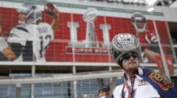 Los aficionados de los New England Patriots no puede piensasn en otra cosa que ganar el quinto anillo, no pueden sacárselo de la cabeza.