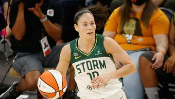 Sue Bird, base de Seattle Storm, ante Phoenix Mercury.